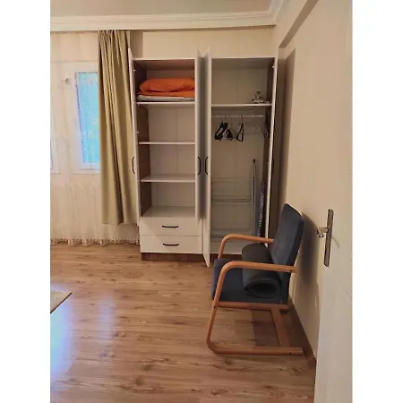 Yucca Apartment *